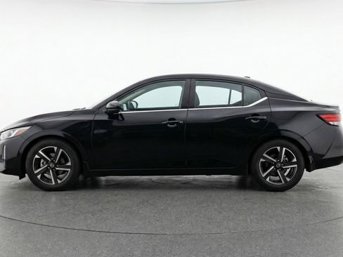 Used 2025 Nissan Sentra SV image 5