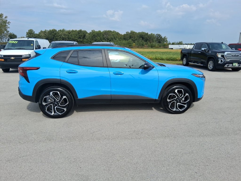 Used 2024 Chevrolet Trax RS w/ Sunroof Package FWD image 10