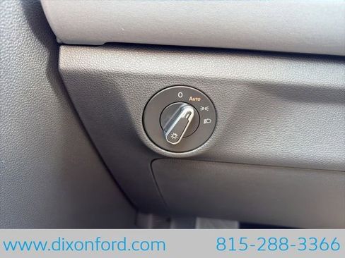 New 2025 Volkswagen Jetta SE image 17