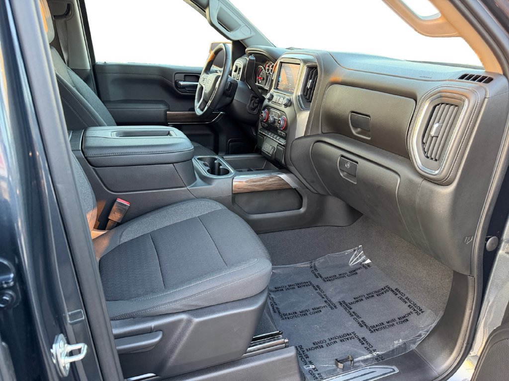 Used 2022 Chevrolet Silverado 1500 RST w/ LPO, Blackout Package AWD/4WD image 8