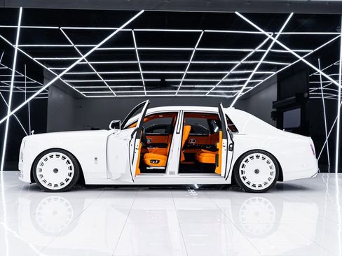 Used 2026 Rolls-Royce Phantom Sedan image 12