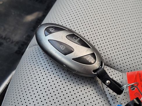 Used 2024 Hyundai Elantra Limited image 25