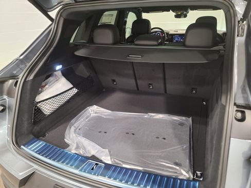 New 2026 Porsche Cayenne image 31