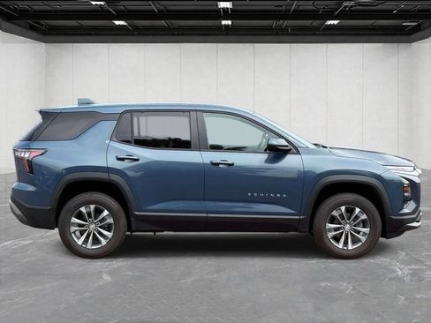 Used 2025 Chevrolet Equinox LT w/ Safety and Technology Package FWD image 4