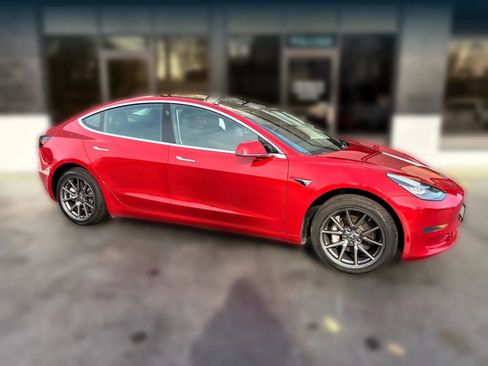 Used 2020 Tesla Model 3 Standard Range Plus image 7