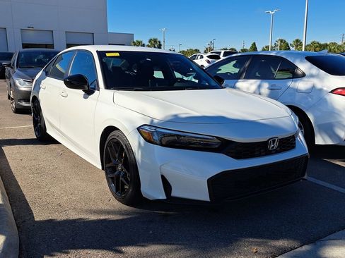 Used 2025 Honda Civic Sport image 4