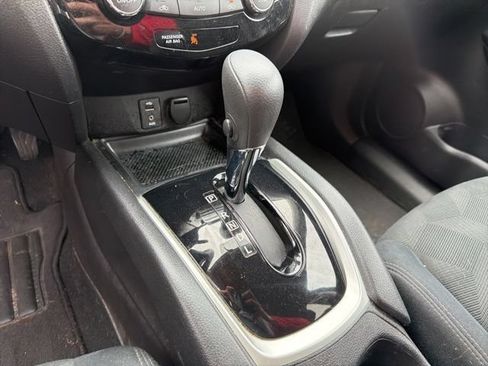 Used 2015 Nissan Rogue SV AWD/4WD image 23