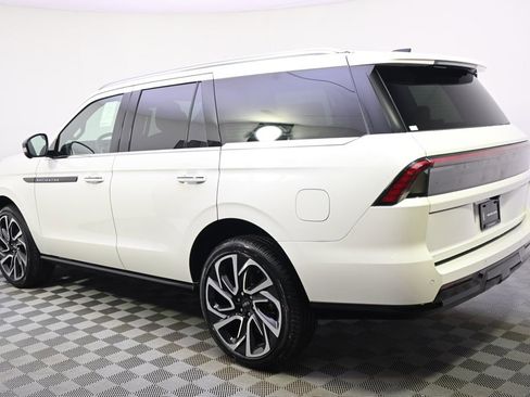 New 2026 Lincoln Navigator Black Label AWD/4WD image 3