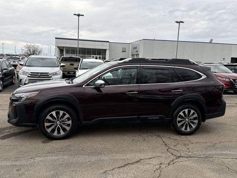 Used 2024 Subaru Outback Touring image 3