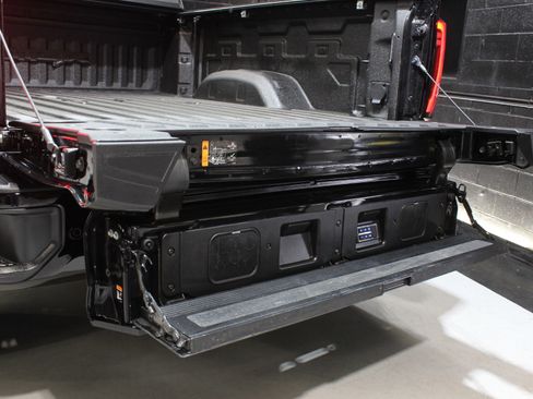 Used 2024 GMC Sierra 2500 AT4X image 15