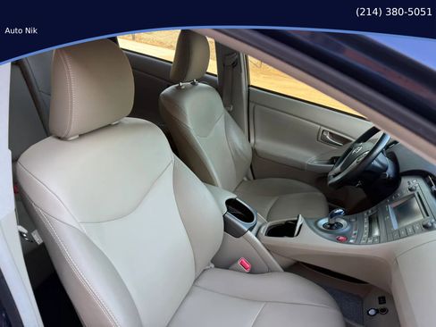 Used 2012 Toyota Prius Four image 19