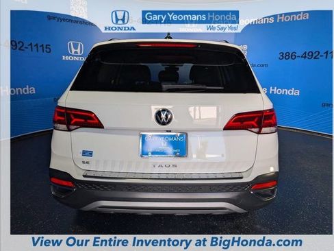 Used 2023 Volkswagen Taos SE FWD image 4
