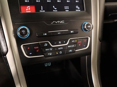 Used 2019 Ford Fusion SEL image 7