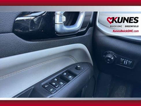 Used 2025 Jeep Compass Limited image 38