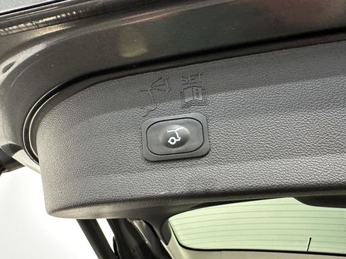 Used 2017 Ford Escape SE w/ Equipment Group 201A image 25