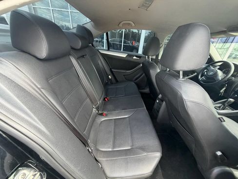 Used 2013 Volkswagen Jetta SE FWD image 13