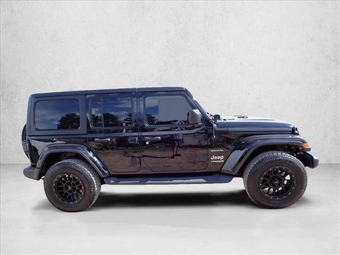 Used 2019 Jeep Wrangler Unlimited Sahara AWD/4WD image 5