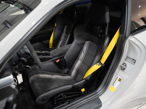 Used 2018 Porsche 911 GT3 RWD image 9