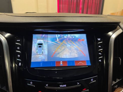 Used 2018 Cadillac Escalade Luxury RWD image 45