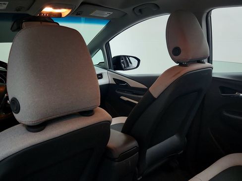 Used 2020 Chevrolet Bolt LT FWD image 24