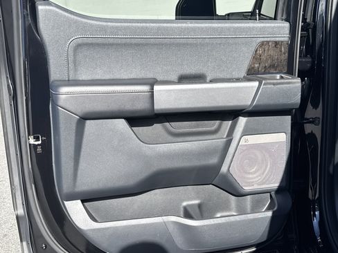 Used 2023 Ford F150 Lariat w/ Trailer Tow Package image 27