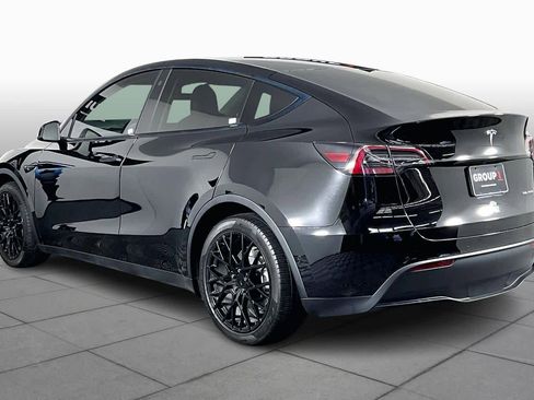 Used 2021 Tesla Model Y Long Range image 10