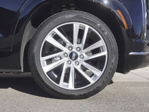 Used 2026 Cadillac Vistiq Luxury image 33