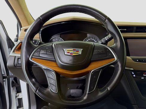 Used 2019 Cadillac XT5 Platinum image 14