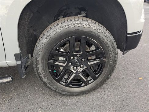 Used 2024 Chevrolet Silverado 1500 Custom Trail Boss image 9