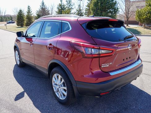 Used 2022 Nissan Rogue Sport SV w/ Technology Package image 6