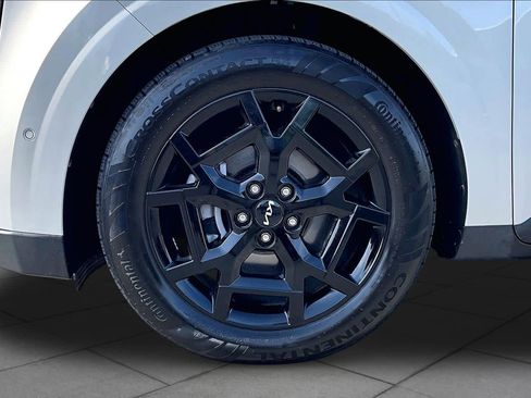 Certified 2025 Kia Carnival SX Prestige FWD image 11