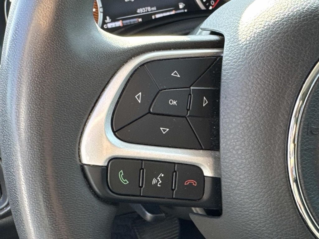 Used 2023 Jeep Renegade Trailhawk AWD/4WD image 29
