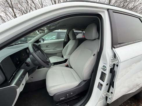 Used 2025 Hyundai Kona SEL image 28