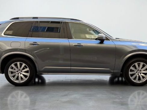 Used 2016 Volvo XC90 T6 Momentum AWD/4WD image 8