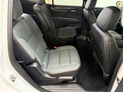 Used 2024 GMC Acadia AT4 w/ Luxury Package AWD/4WD image 41