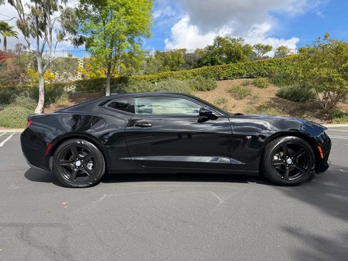Used 2018 Chevrolet Camaro LT image 6