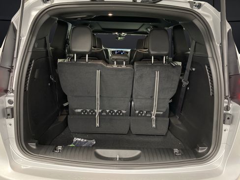 New 2026 Chrysler Pacifica Limited w/ S Appearance Package AWD/4WD image 15