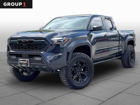 Used 2025 Toyota Tacoma TRD Off-Road w/ TRD Off Road Upgrade Package AWD/4WD image 1