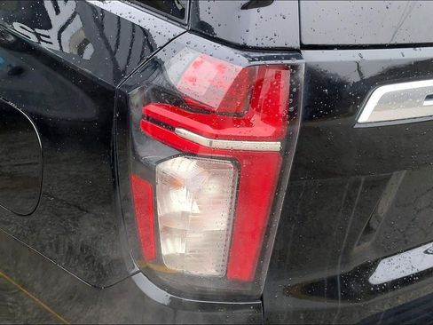 Used 2021 Chevrolet Suburban High Country image 28