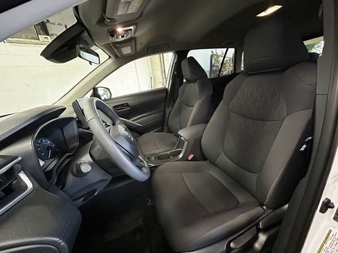 Used 2024 Toyota Corolla Cross LE AWD/4WD image 11