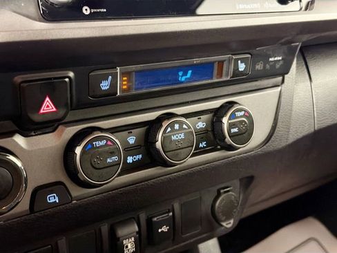 Used 2021 Toyota Tacoma TRD Sport image 15