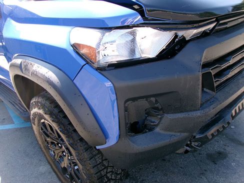 Used 2025 Chevrolet Colorado Trail Boss AWD/4WD image 6
