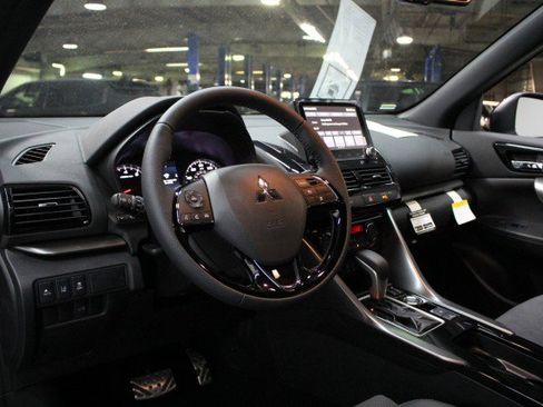 New 2025 Mitsubishi Eclipse Cross Black Edition image 5