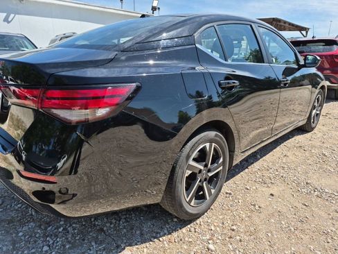 Used 2025 Nissan Sentra SV image 3