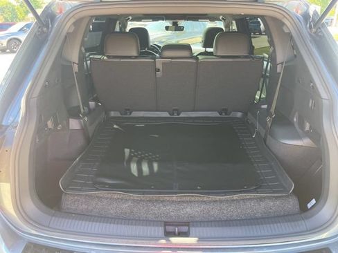 Used 2023 Volkswagen Tiguan SE R-Line FWD image 6