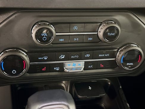 Used 2025 Ford Bronco Big Bend image 24