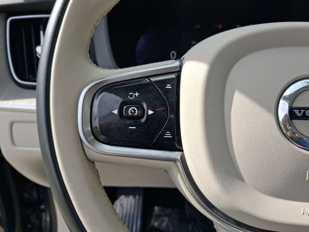 Used 2023 Volvo XC60 B5 Plus w/ Climate Package AWD/4WD image 19