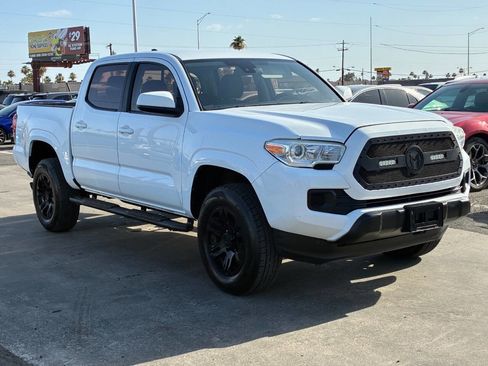Used 2018 Toyota Tacoma SR w/ SR Convenience Package RWD image 12