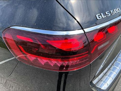 New 2026 Mercedes-Benz GLS 580 4MATIC image 14