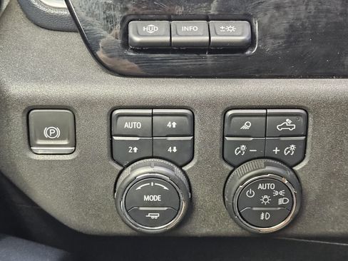 Used 2024 Chevrolet Silverado 3500 High Country w/ High Country Premium Package AWD/4WD image 22